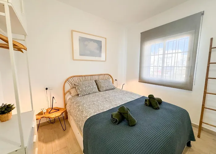 Tarifa Cozy House - Beach Front, Pool, Parking