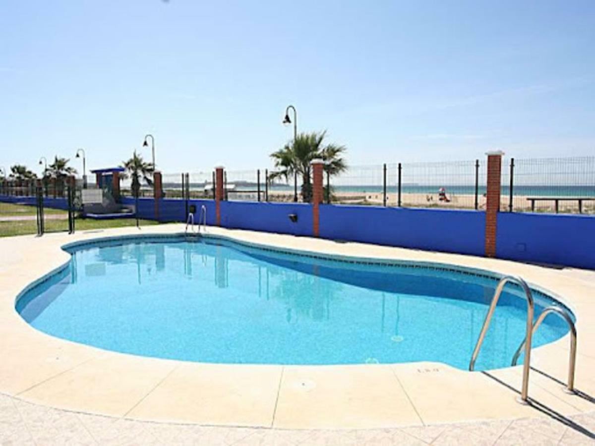Cozy House - Front, Pool, Parking Apartament